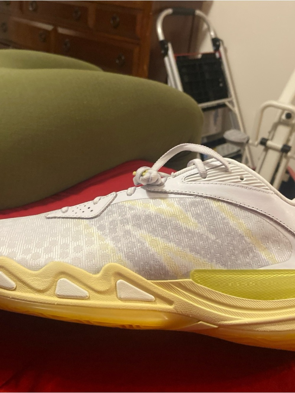 New Balance Vesi V2 Men's Athletic Shoes White and Yellow